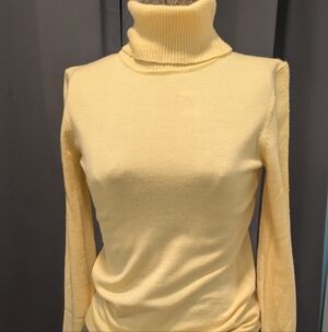 Woolmark 100 % Wool Elegant Yellow Turtleneck Sweater